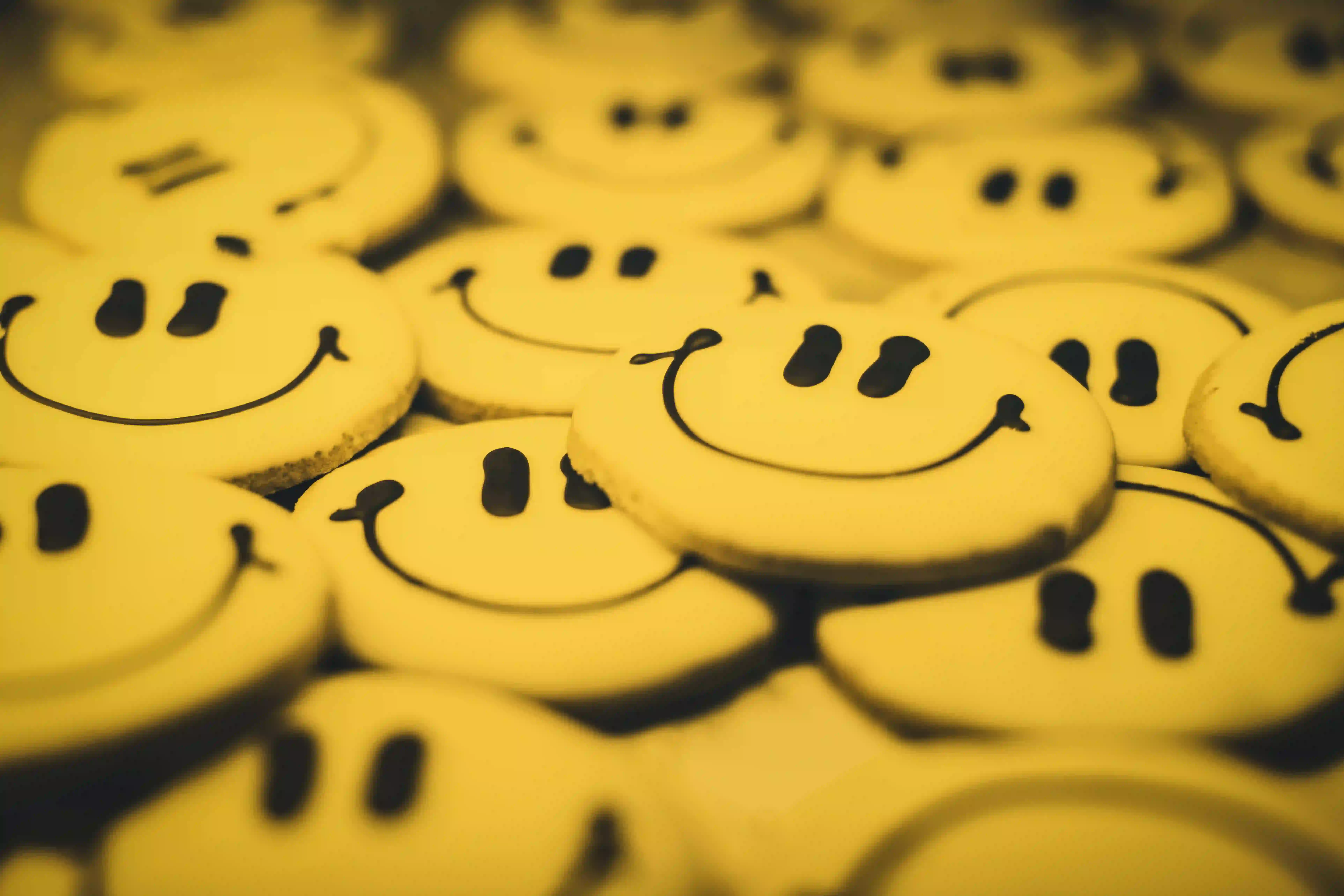 des smileys jaune de jeu de psychomotricien vaucluse